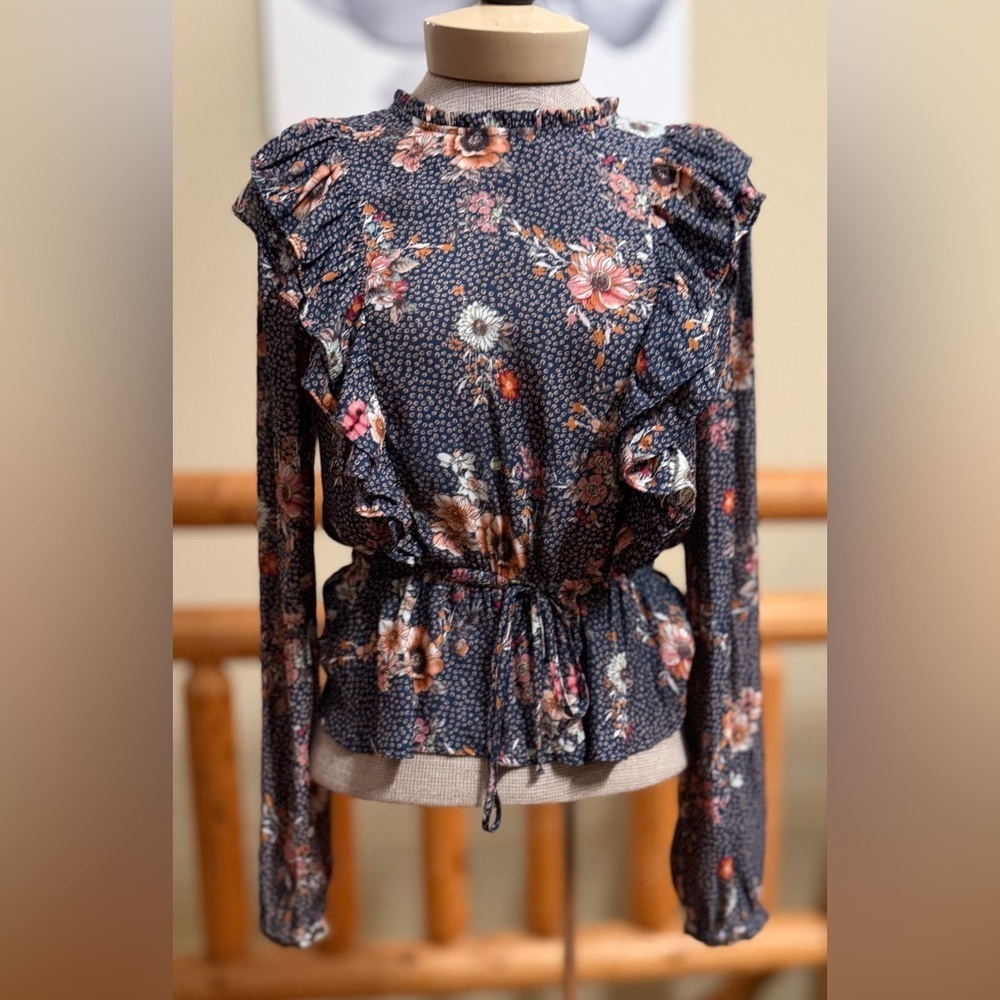 ✨ Lost + Wander Floral Ruffle Blouse ✨